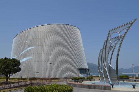 ​福井県敦賀市桜町1-1にあるきらめきみなと館。
