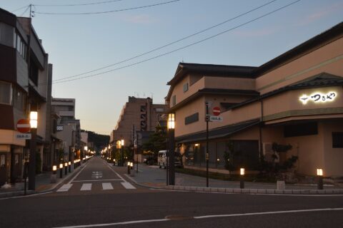 福井県あわら市温泉4丁目601にある旅館「越前あわら温泉 つるや」。