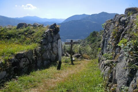津和野城（津和野町）の南門跡。内側（三の丸）から撮影。