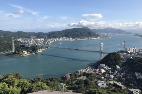 火の山ロープウェイ・火の山駅の屋上より望む関門海峡・関門橋方面