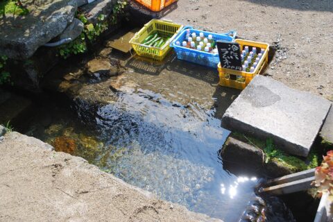 大内宿内の水路と洗い場。下郷町。