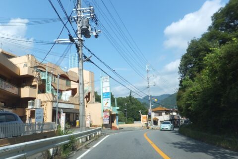 兵庫県神戸市北区山田町原野城が岡 国道428号
