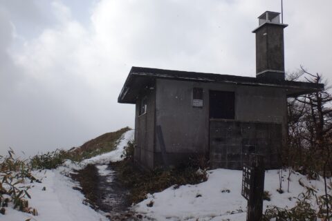 ​中蒜山の避難小屋