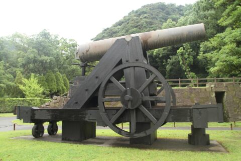 仙巌園の復元された鉄製150ポンド砲