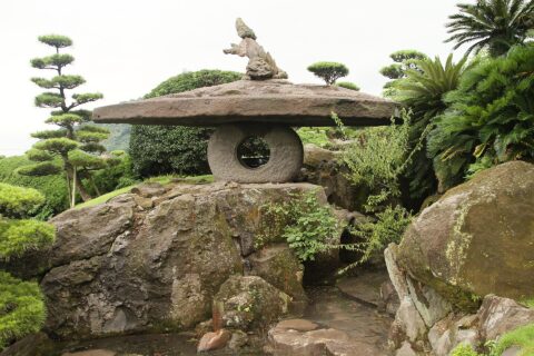 仙巌園の獅子乗大石灯籠