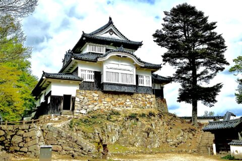 岡山県高梁市にある備中松山城天守。