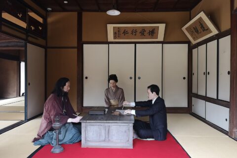 熊本県荒尾市にある宮崎滔天の生家。孫文の一度目の来訪（1897年）の場面を再現した蝋人形。滔天と民蔵の妻・美以、孫文。