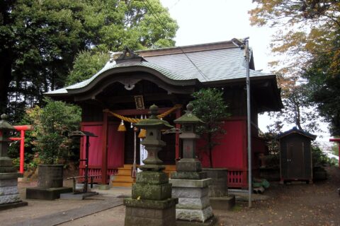 戸隠神社 (市原市) 拝殿斜め