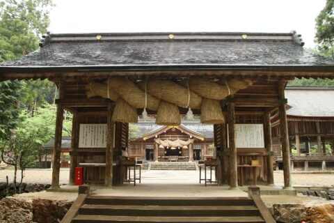 ​熊野大社随神門