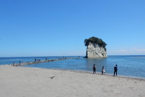 能登の見附島（軍艦島）