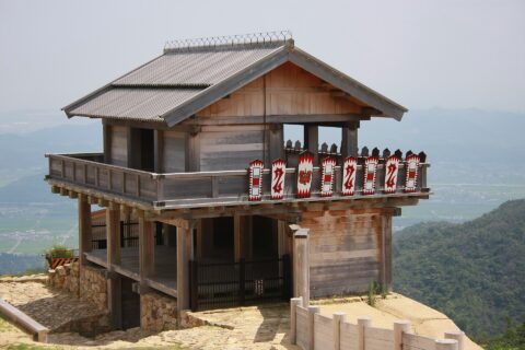 鬼ノ城の復元された西門