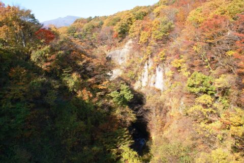西郷村の雪割渓谷