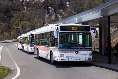 扇沢駅下車風景