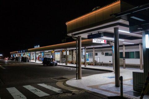 魚津駅駅舎夜景
