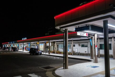 魚津駅駅舎夜景