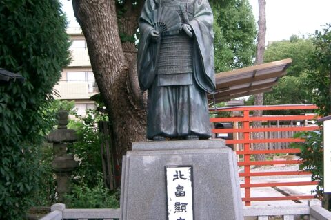 阿部野神社 北畠顕家像