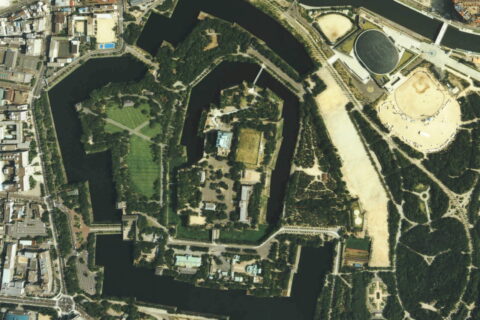 大阪城の空中写真。国土交通省の空中写真ckk-85-1_c9a_17から作成。