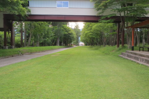 遠野郷八幡宮にある馬場