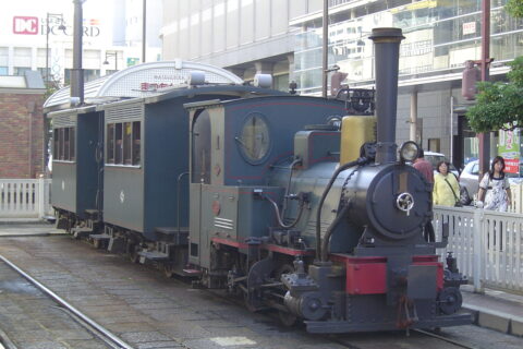 伊予鉄道「坊っちゃん列車 No.1」。松山市電停で撮影。