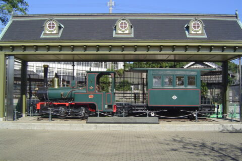 伊予鉄道「坊っちゃん列車（オリジナル）」。梅津寺パークで撮影。
