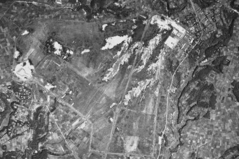 知覧飛行場跡地（1947年）USA-M489_1-11を加工して使用。撮影年月日：1947年（昭和22年）9月18日