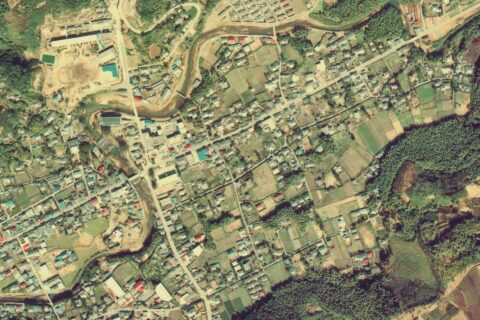 知覧武家屋敷（鹿児島県南九州市）付近の空中写真。Cku-74-16_c35b_2を利用。