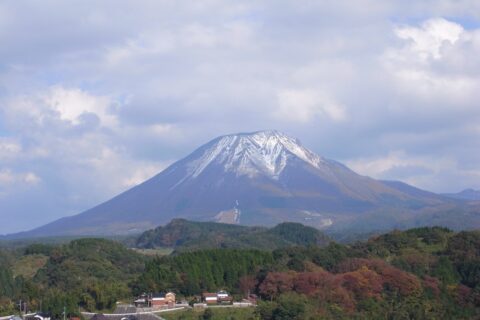 The WSW side of Daisen in Tottori Prefecture, Japan. Taken from Yonago Expressway.