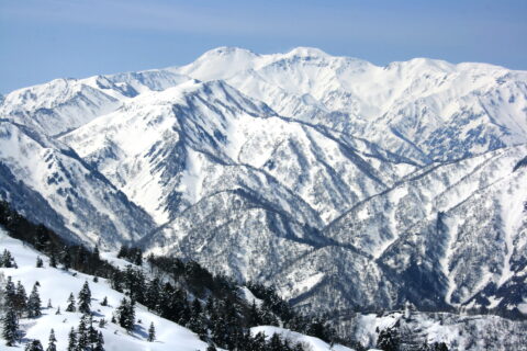 ​三方岩岳から望む白山