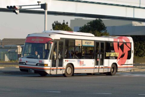 Fleet of Tokyo Bay Shuttle. Model: Neoplan N3016/2 License plate: TKN200 KA0105（練馬200か・105） Place: Neighbour of Venus Fort: Aomi, Koto ward, Tokyo Japan