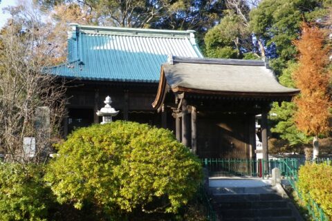 法華経寺の四足門と法華堂