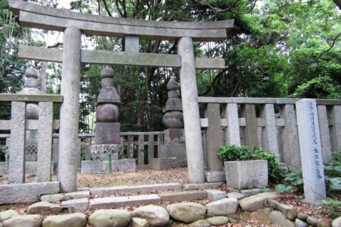 The graves at Senyō-ji in Kakegawa, Shizuoka.