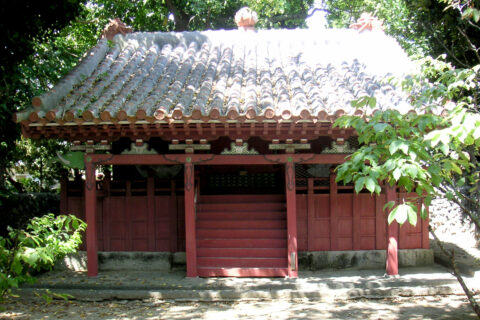桃林寺権現堂 （沖縄県石垣市）