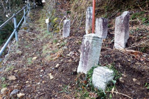 一宿寺にある太龍寺の丁石とかも道の登口