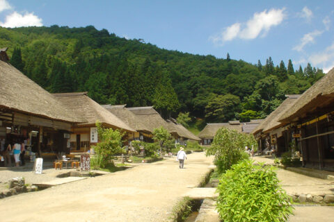 ja:福島県ja:南会津郡ja:下郷町のja:大内宿の写真。写真撮影：Fluffy_nns 撮影年月日：2006年7月26日 著作権：放棄します