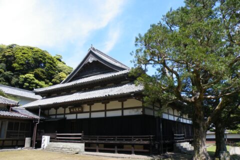 松浦史料博物館・千歳閣外観