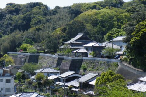 ​松浦史料博物館遠望（崎方公園下から）
