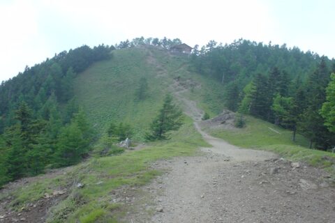 A summit of Mount Kumotori as seen from the Southeast. looks as a goog glider launch, wide and grassy. As for the Landing Zone in vicinity... Sorry, only the river, I do not yet count with the photo. dima 14:27, 24 Febru