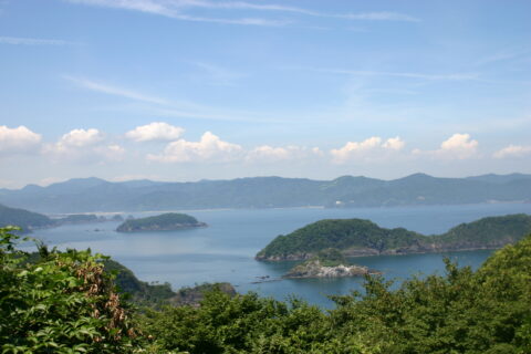 宮城県石巻市雄勝・名振湾に浮かぶ八景島