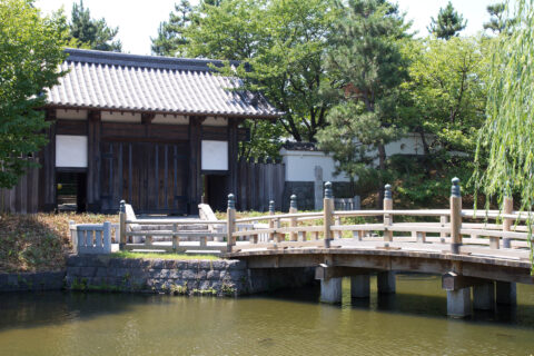 Oshi Castle, Higashi Gate and Azuma Bridge