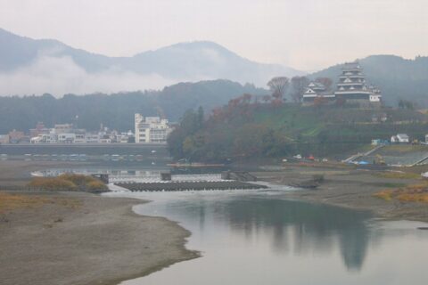 ja:肱川とja:大洲城 2006年12月 Bakkai撮影 ja:Category:自然風景画像 ja:Category:日本の城画像 ja:Category:愛媛県の画像