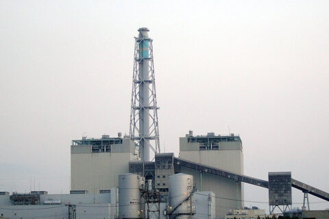 酒田共同火力発電所。