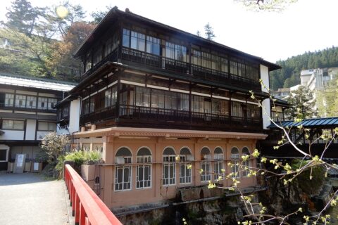 四万温泉積善館