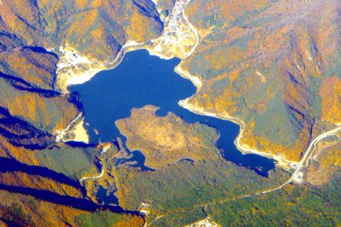 2006年11月13日撮影、精進湖、定期航空機より。撮影者本人により投稿