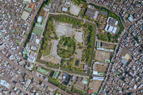 静岡県静岡市葵区にある駿府城の空中写真。国土地理院の航空写真CCB20094-C23-33から、Naokijpが作成。