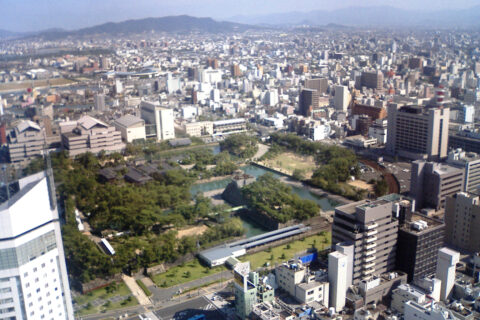 高松城 (讃岐国)周辺の市街地。高松シンボルタワーから全景と周辺部を撮影。 - 日本国香川県高松市。
