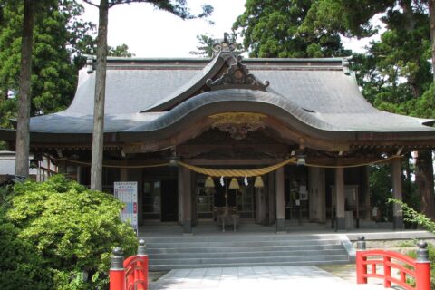 the haiden of Takase Shrine, Nanto, Toyama, Japan w:ja:高瀬神社拝殿（富山県南砺市）