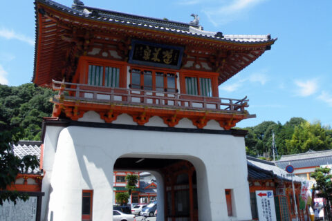 武雄温泉楼門