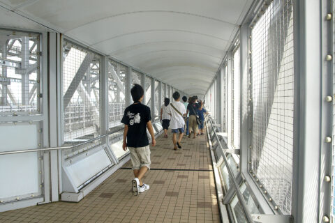 大鳴門橋「渦の道」の通路