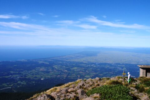岩木山山頂より津軽半島西海岸