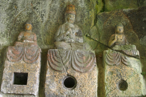臼杵磨崖仏ホキ石仏第一群第三龕（大分県臼杵市）